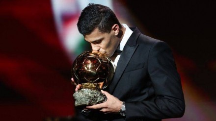 Rodri vince il Pallone D'Oro 2024: un talento atipico con una grande passione